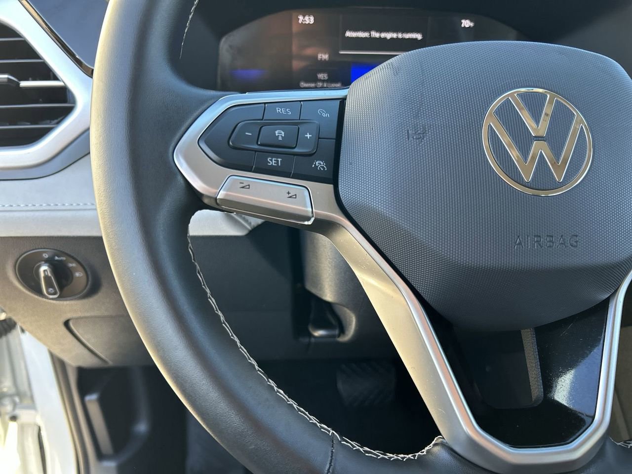 Certified 2025 Volkswagen Taos SE image 20