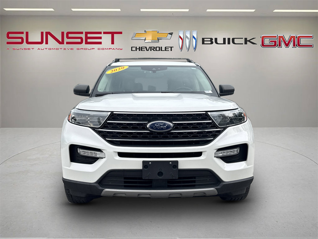 Used 2020 Ford Explorer XLT w/ Equipment Group 202A AWD/4WD image 2
