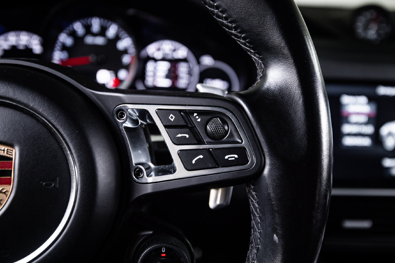 Certified 2020 Porsche Cayenne Turbo AWD/4WD image 16