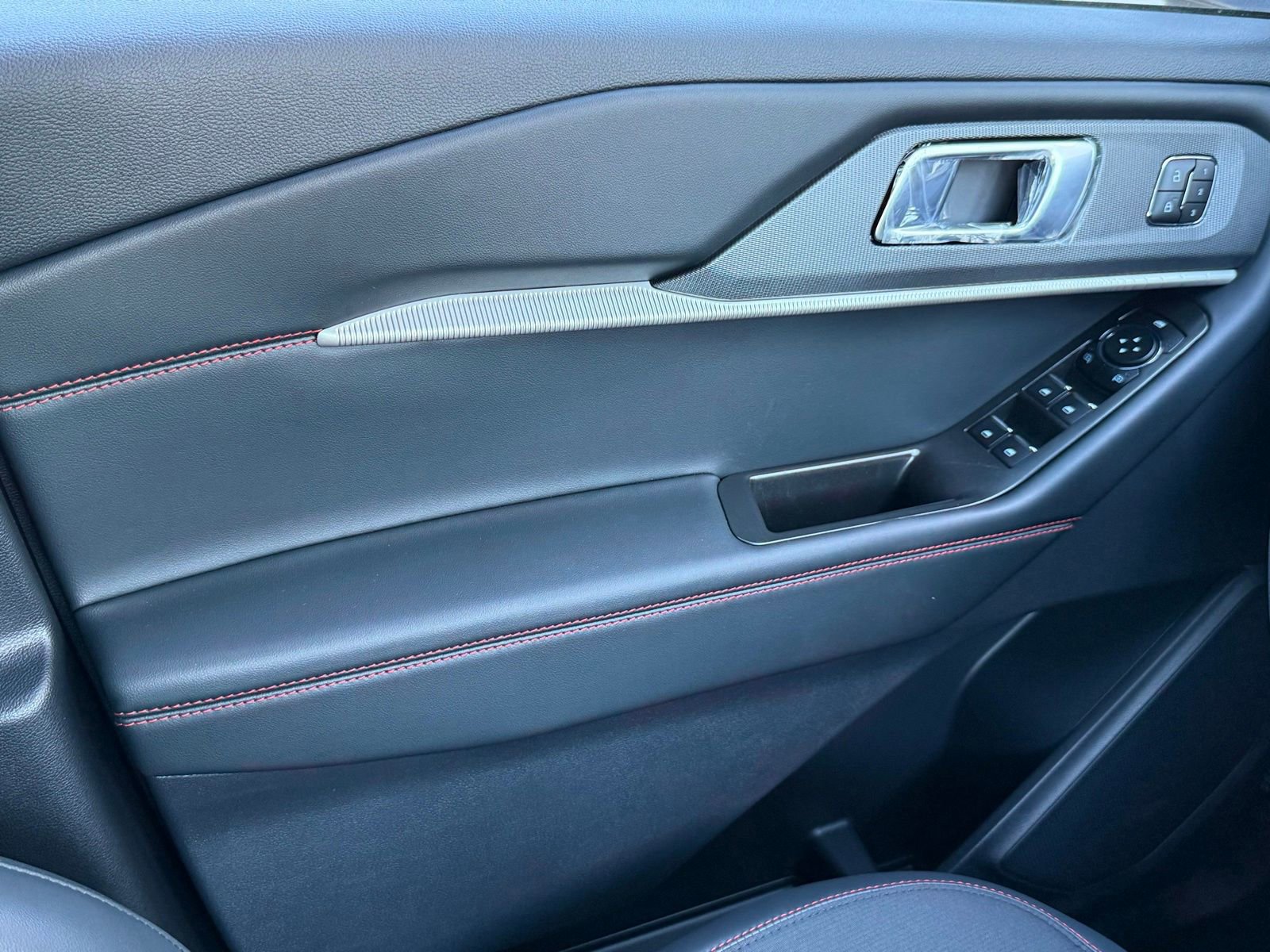 New 2026 Ford Explorer ST-Line image 37