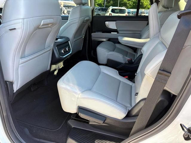 Used 2025 Ford Expedition Active AWD/4WD image 11
