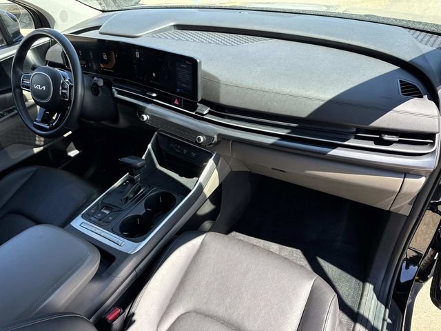 Used 2025 Kia Carnival image 19