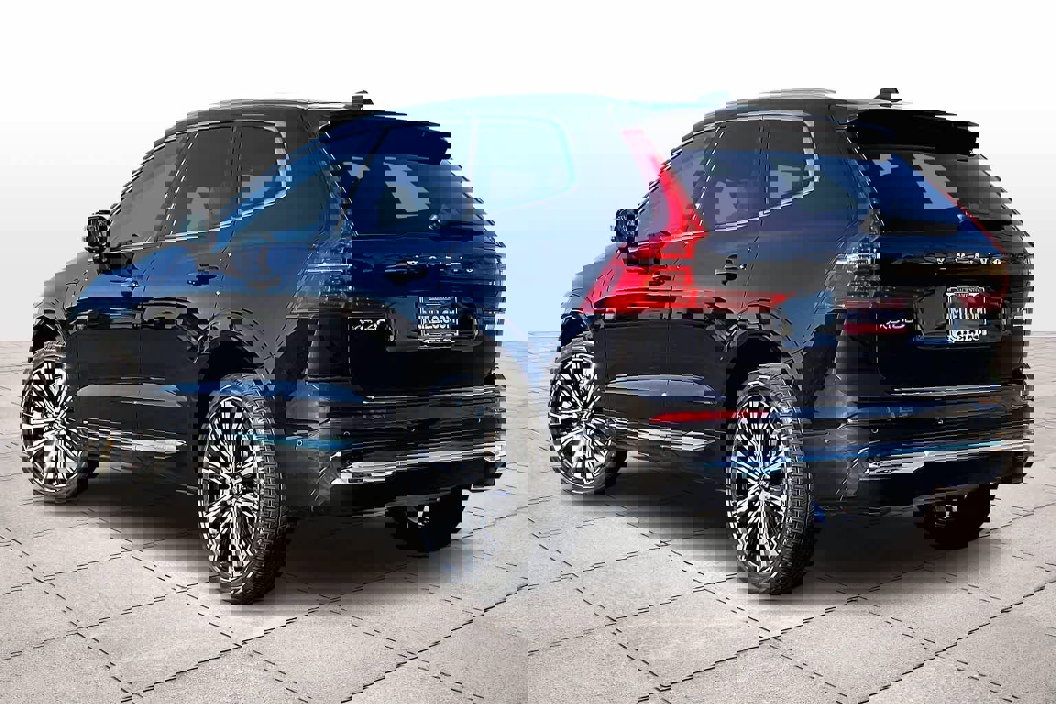 Used 2023 Volvo XC60 T8 Ultimate w/ Climate Package image 15