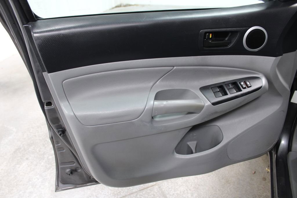 Used 2014 Toyota Tacoma 2WD Double Cab image 17