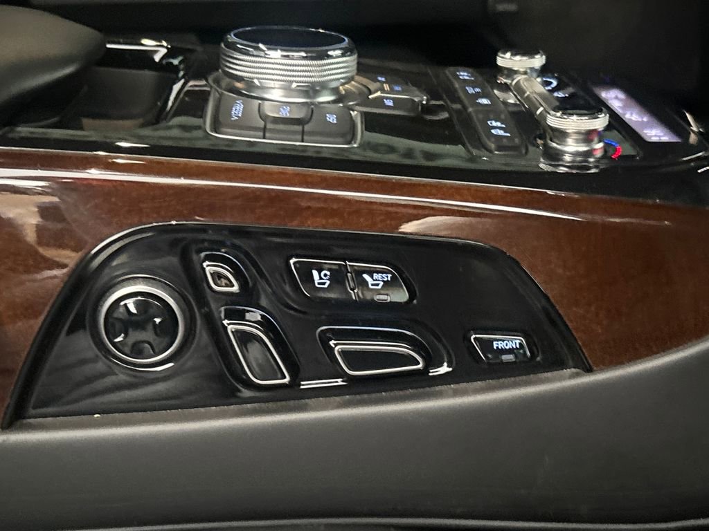 Used 2017 Genesis G90 5.0 Ultimate image 28