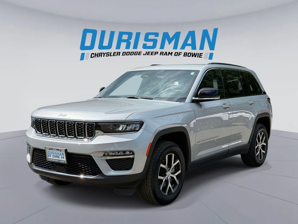 Used 2025 Jeep Grand Cherokee Limited AWD/4WD image 5
