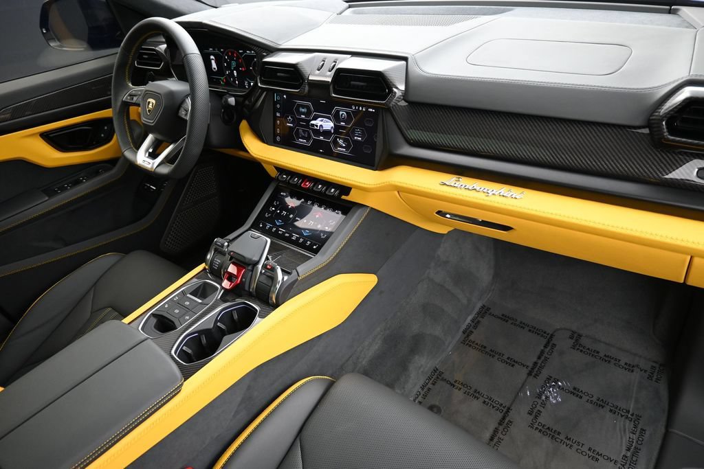 Used 2025 Lamborghini Urus SE AWD/4WD image 30