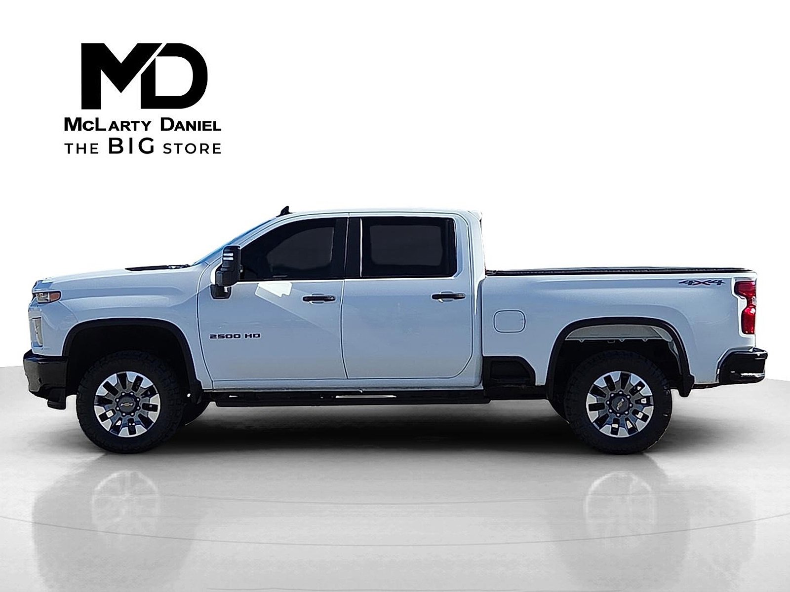 Used 2022 Chevrolet Silverado 2500 Custom w/ Custom Value Package image 3