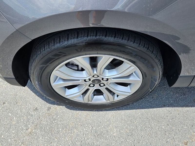 Used 2024 Ford Edge Titanium image 21