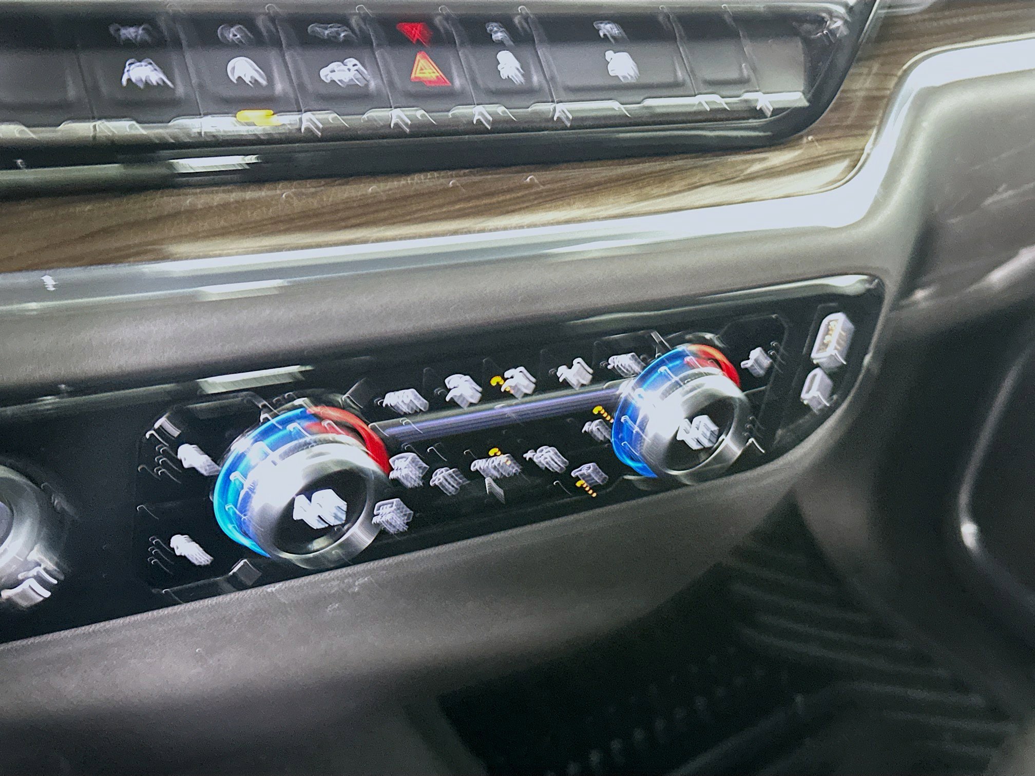 Used 2024 GMC Sierra 1500 Elevation image 24