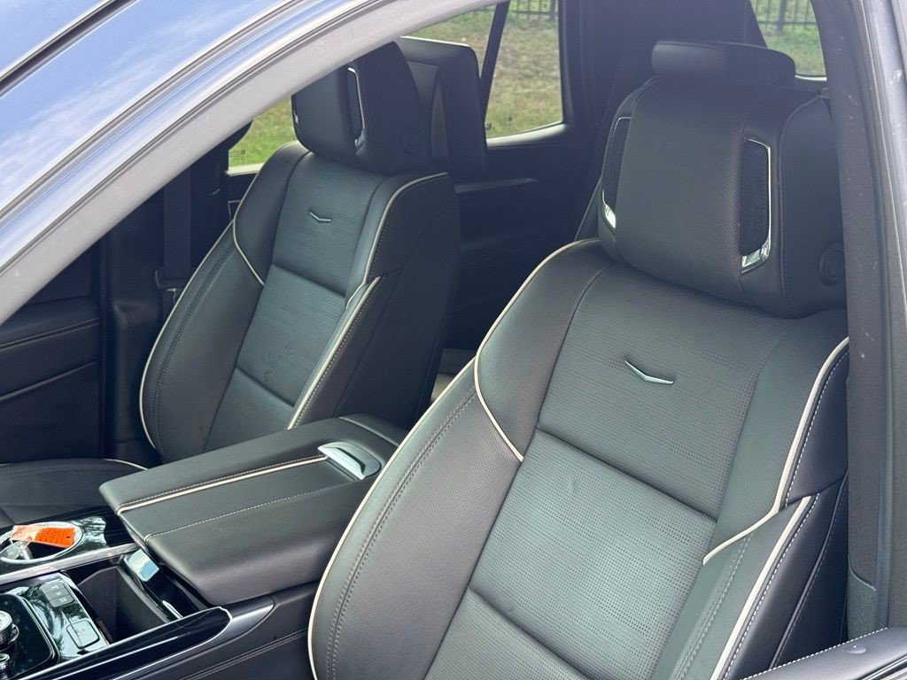 Certified 2025 Cadillac Escalade Sport w/ Touring Package AWD/4WD image 18
