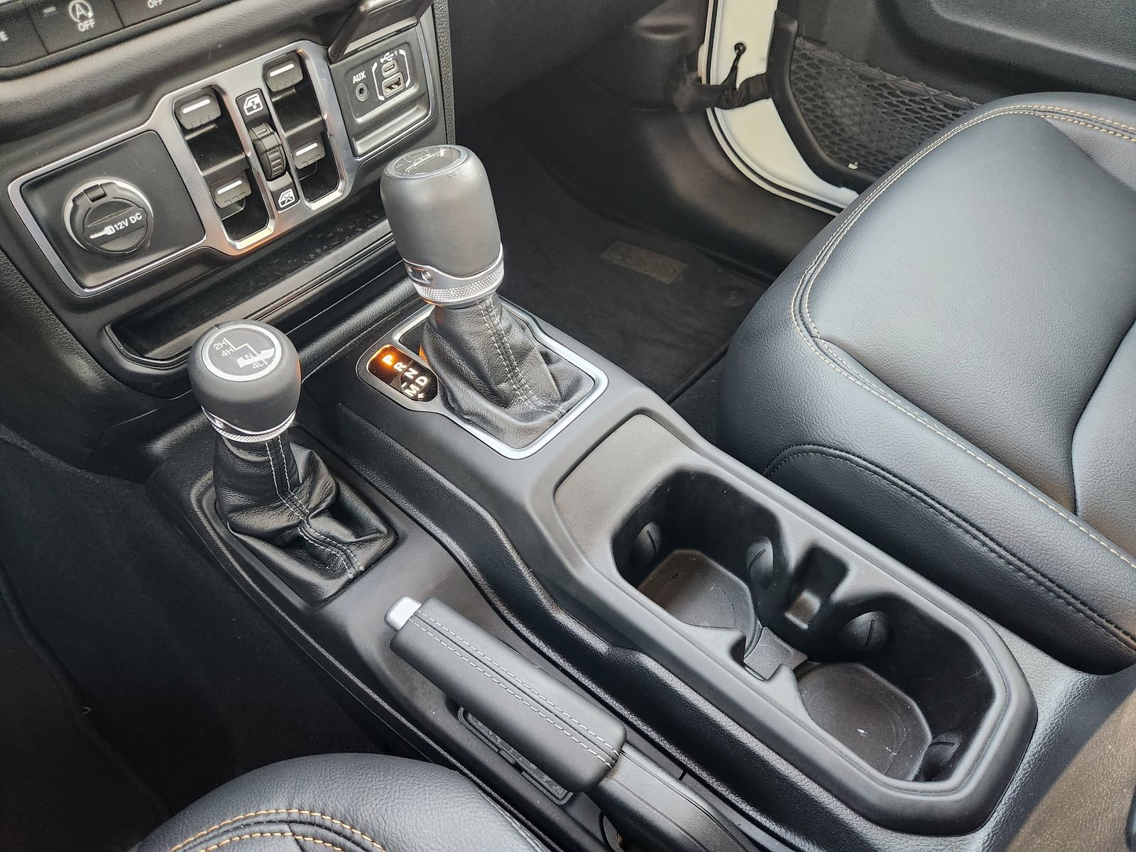 New 2025 Jeep Gladiator Sport image 17