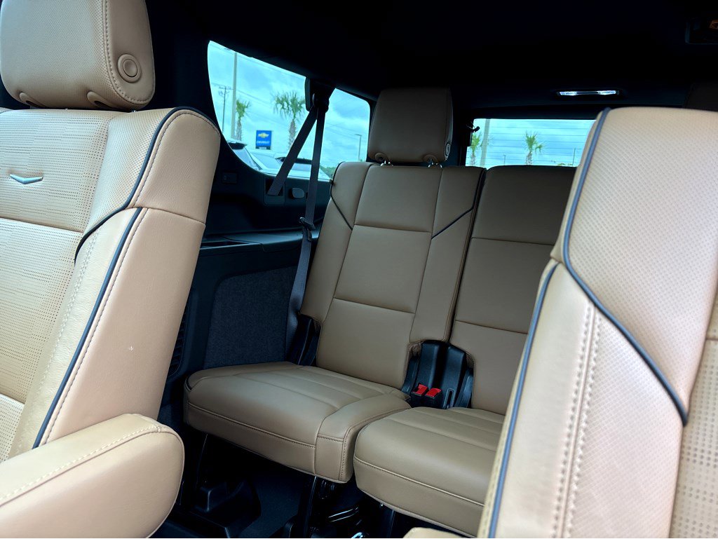 Used 2026 Cadillac Escalade ESV Luxury w/ Touring Package RWD image 17