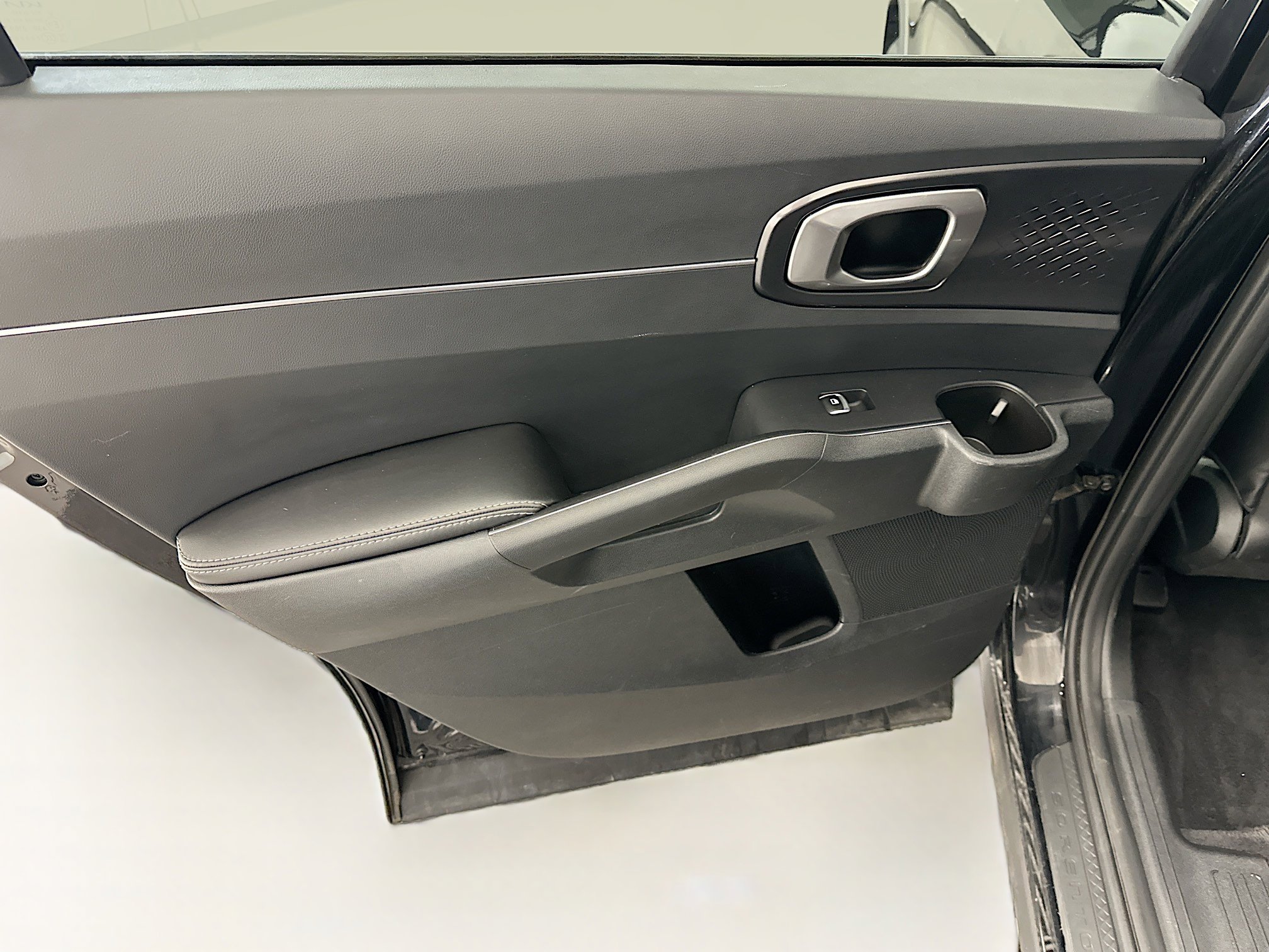 Used 2024 Kia Sorento S image 26