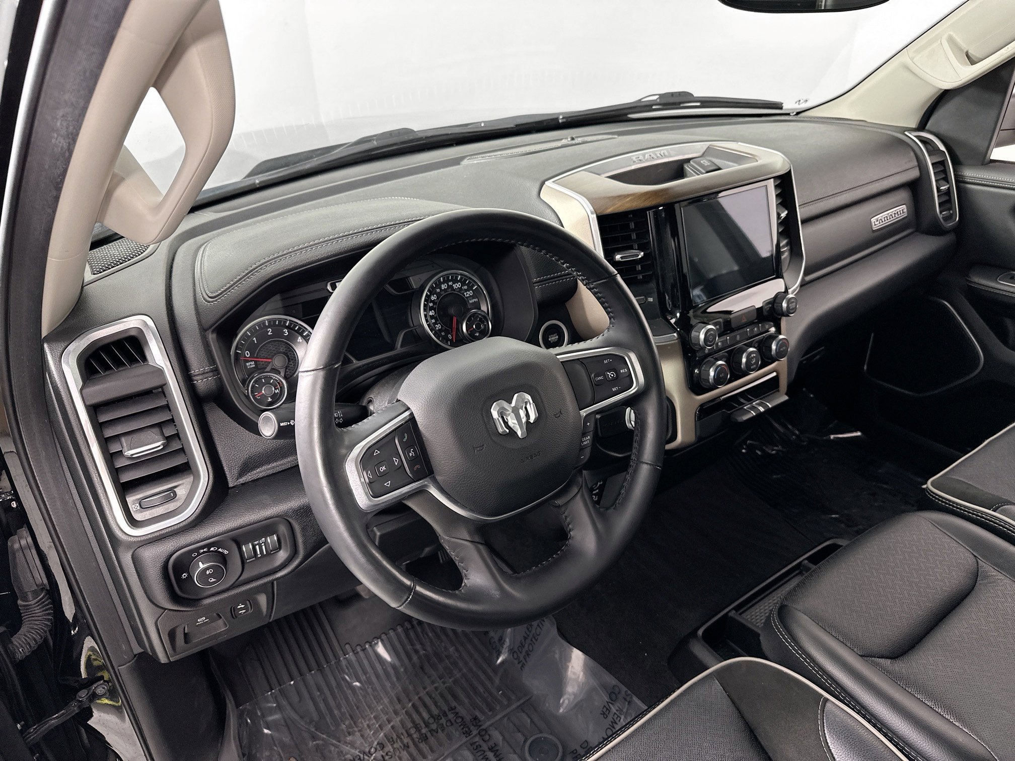 Used 2022 RAM 1500 Laramie RWD image 9