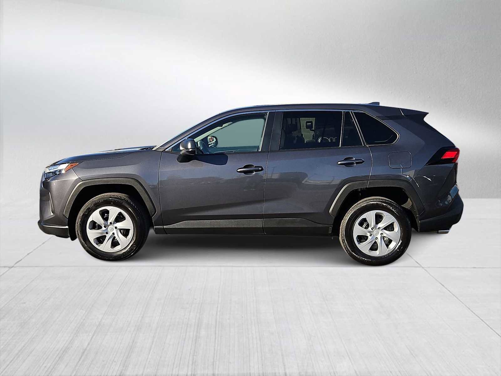 Used 2024 Toyota RAV4 LE image 5