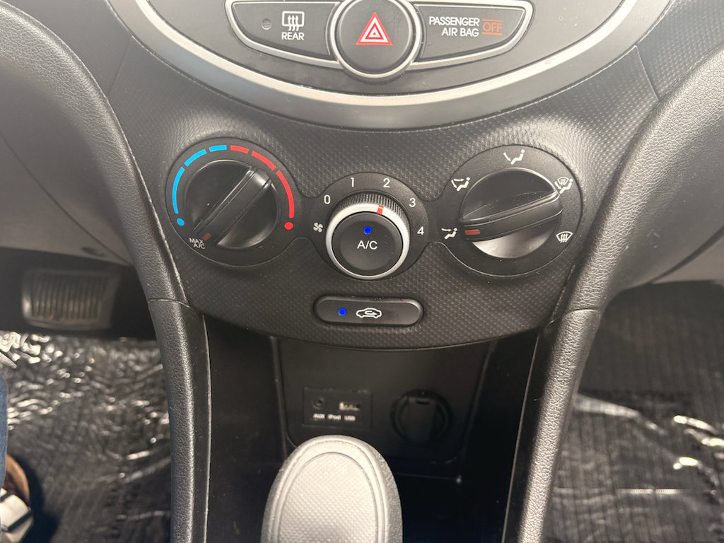 Used 2013 Hyundai Accent GS FWD image 22