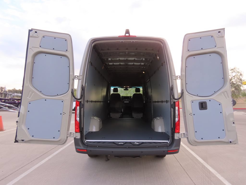 Used 2025 Mercedes-Benz Sprinter 2500 image 30