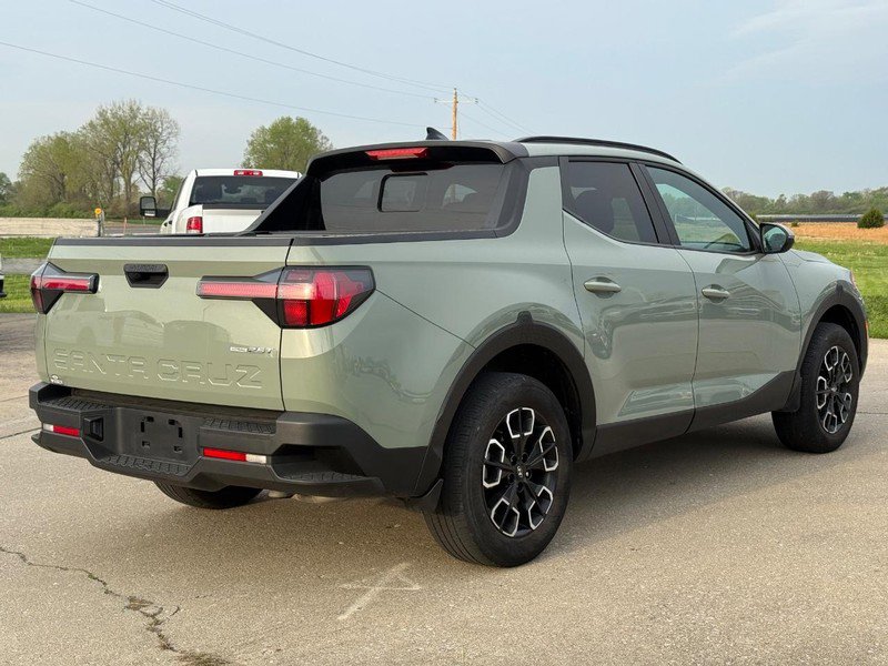 Used 2023 Hyundai Santa Cruz SEL Premium image 5
