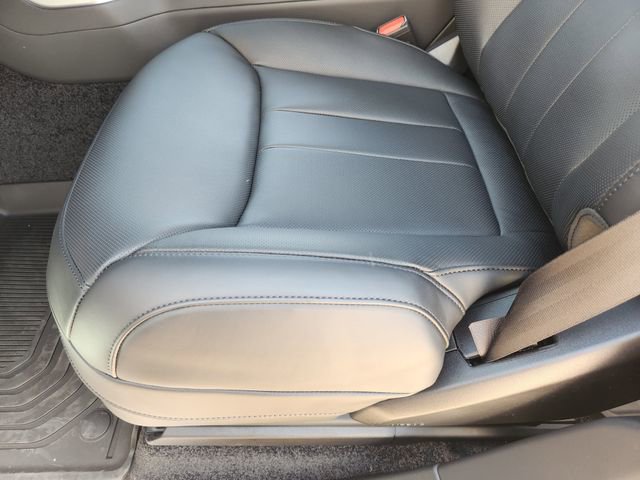 New 2026 Land Rover Range Rover Long Wheelbase SE image 17