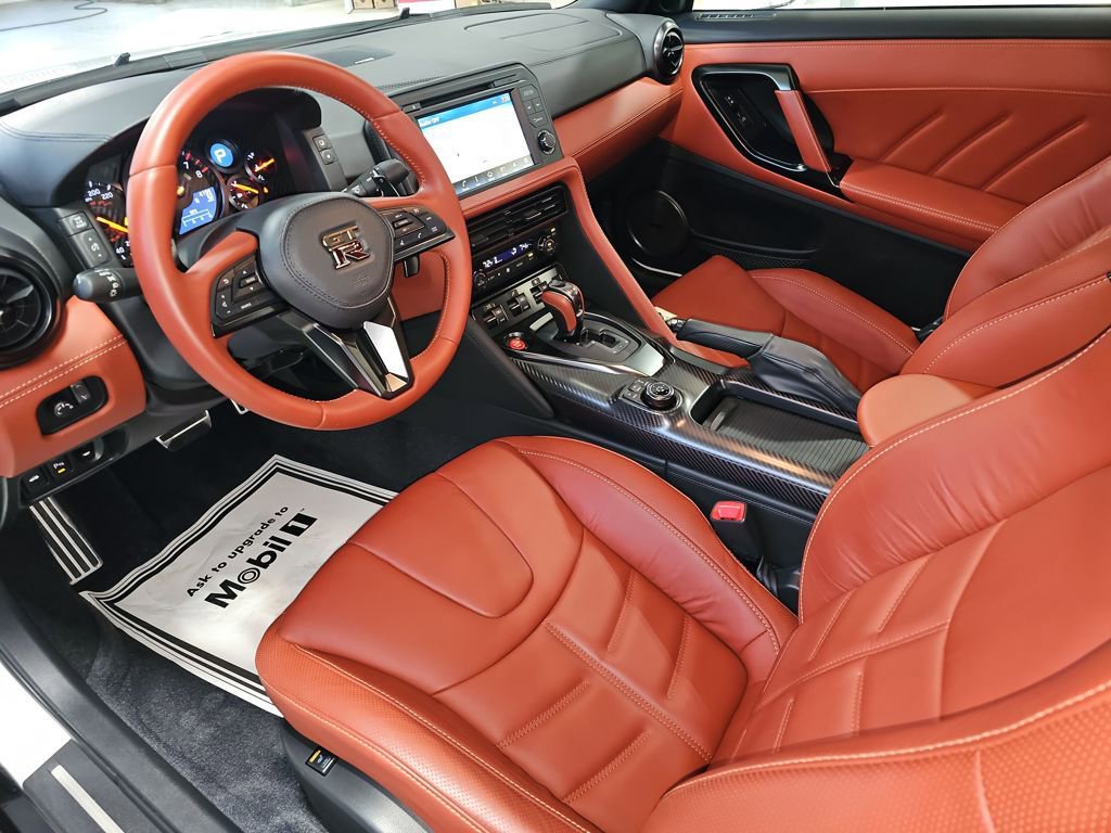 Used 2024 Nissan GT-R Premium w/ Premium Interior Package image 26