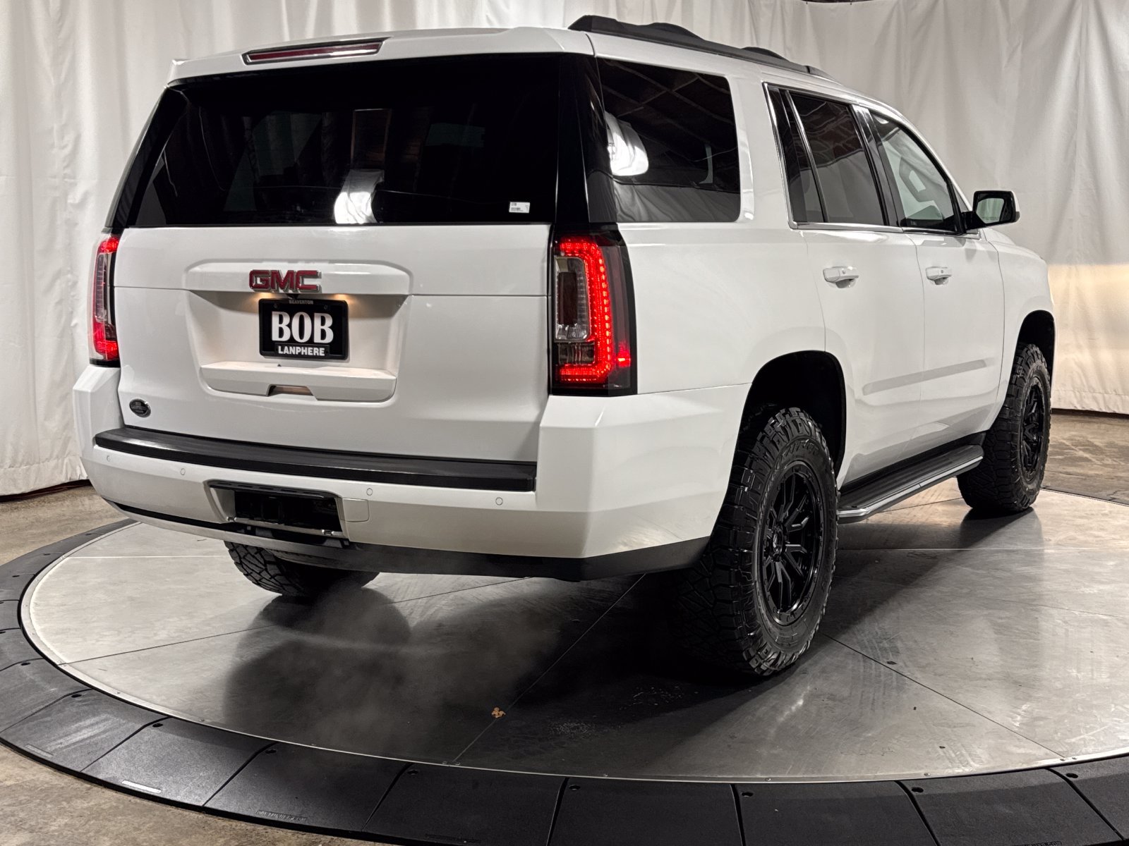 Used 2016 GMC Yukon SLT w/ Open Road Package AWD/4WD image 10