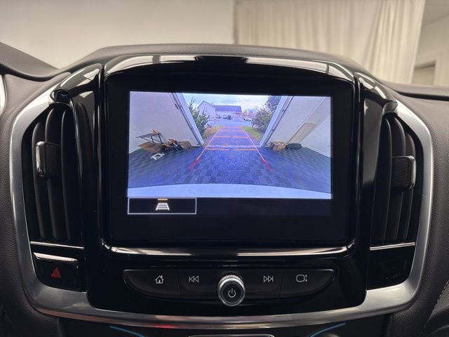 Used 2022 Chevrolet Traverse LT image 24