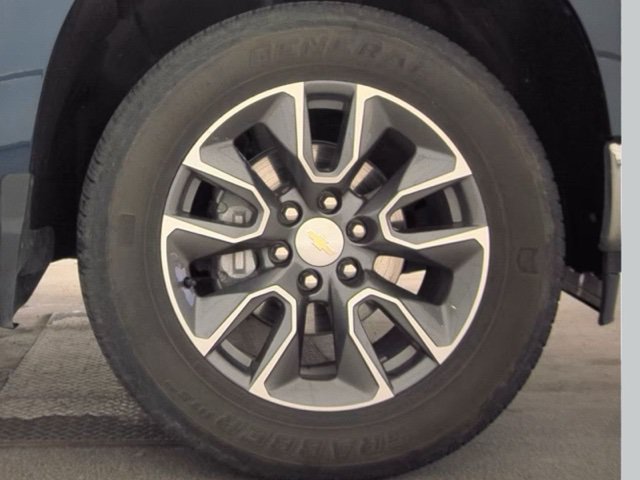 Used 2023 Chevrolet Silverado 1500 LT AWD/4WD image 20