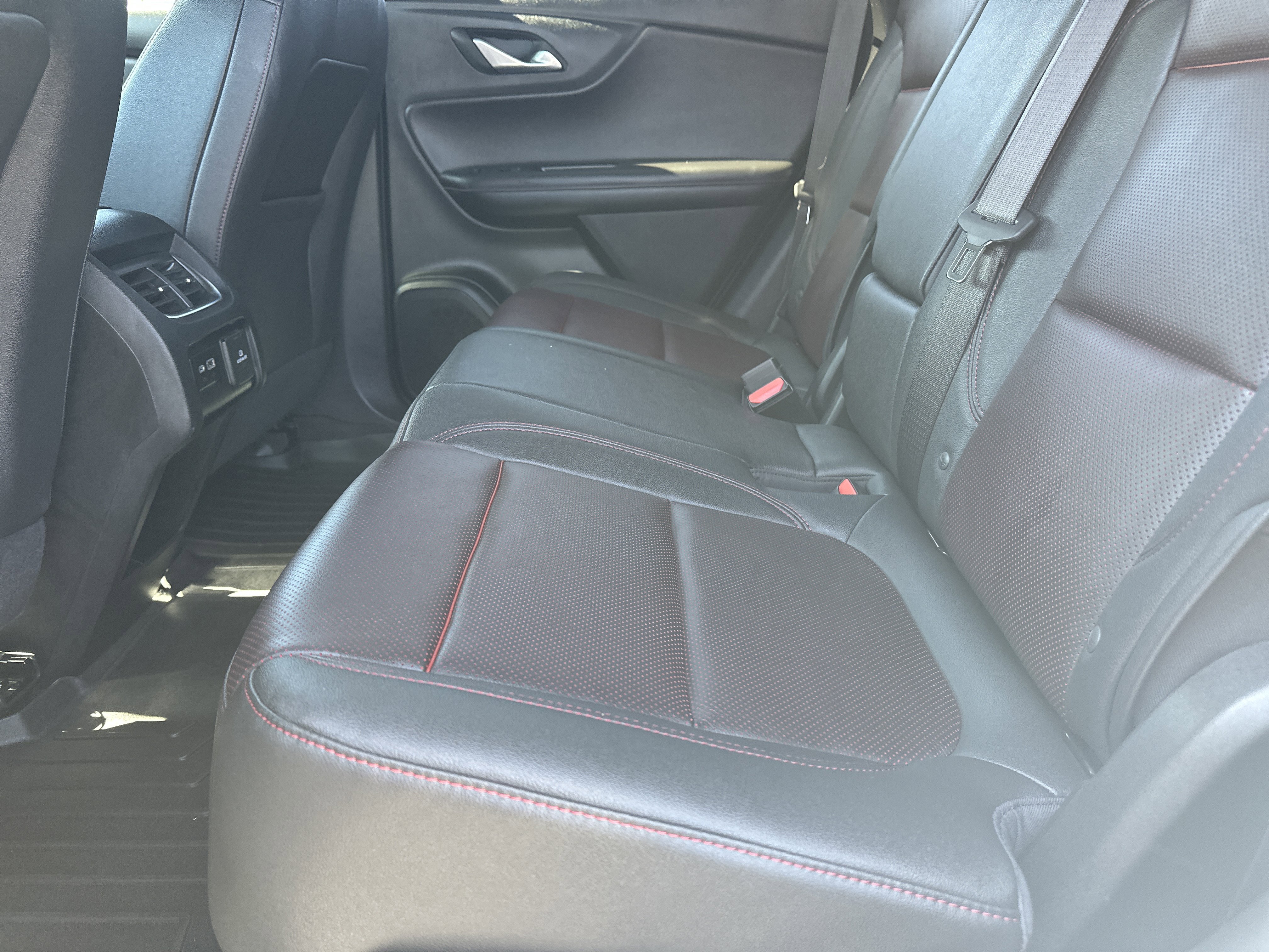 Used 2022 Chevrolet Blazer RS w/ Enhanced Convenience Package image 21