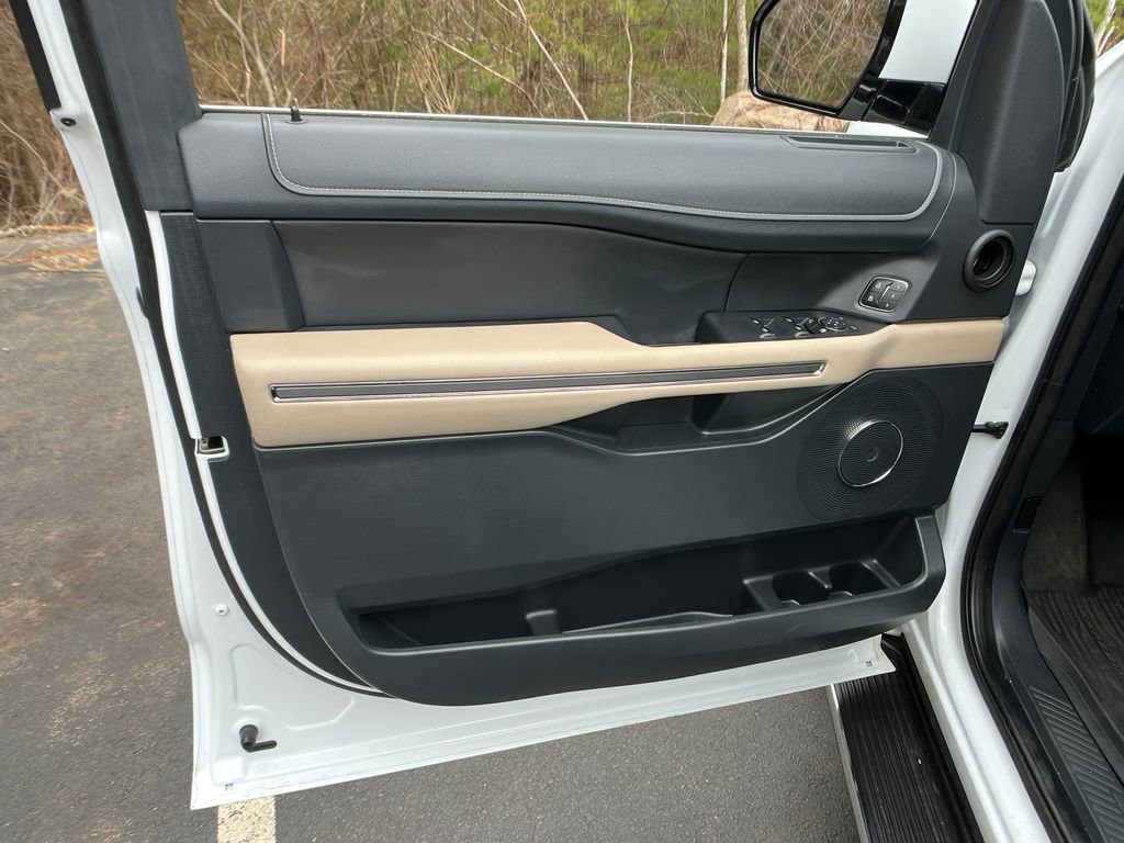 Used 2022 Ford Expedition XLT AWD/4WD image 11