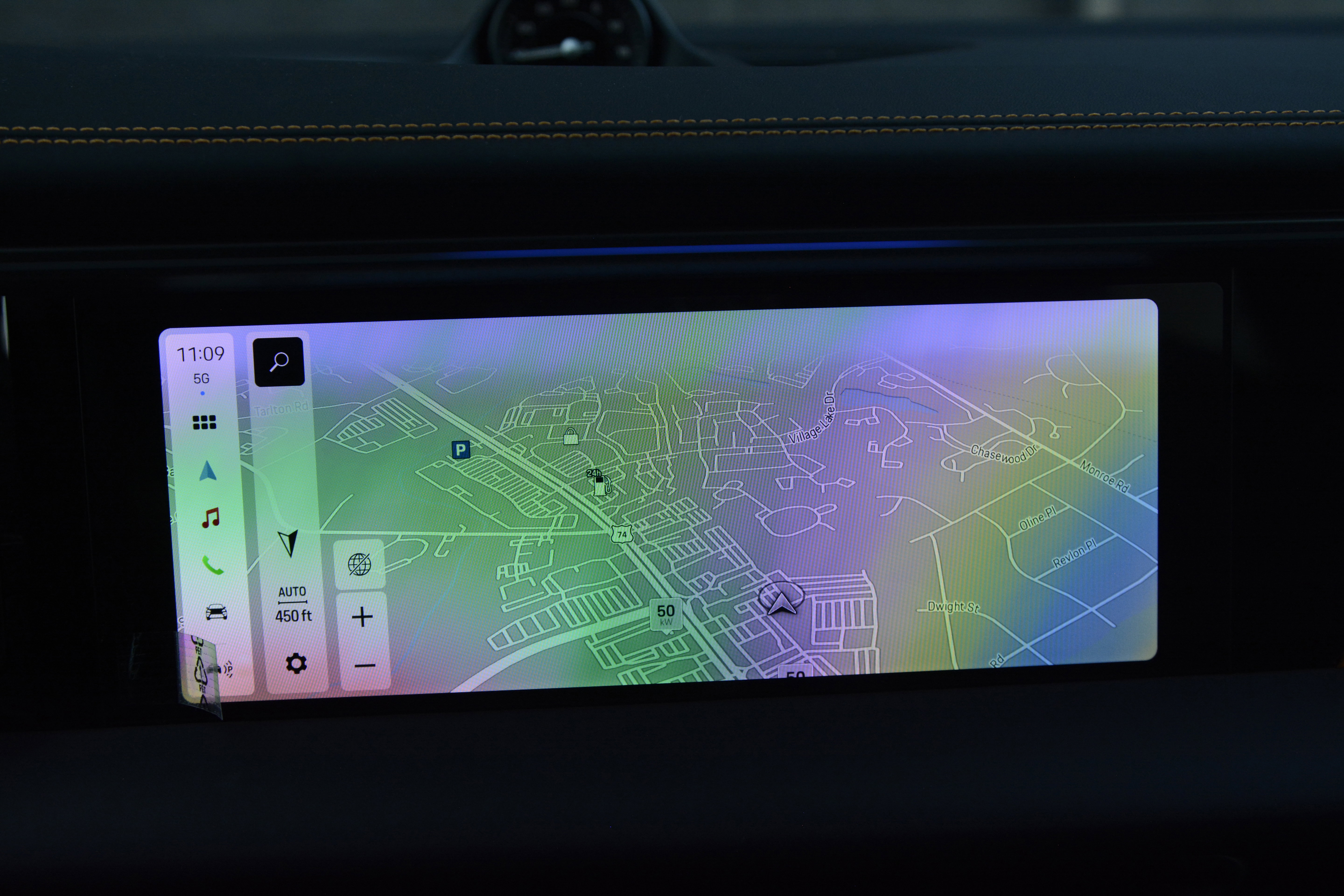 Certified 2025 Porsche Macan Electric image 21