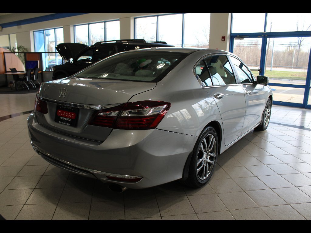 Used 2016 Honda Accord EX image 5