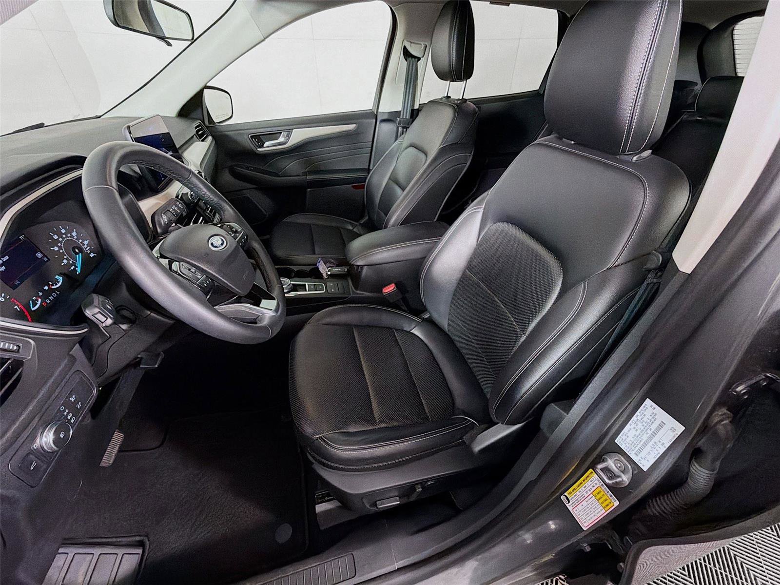 Used 2022 Ford Escape SEL AWD/4WD image 2