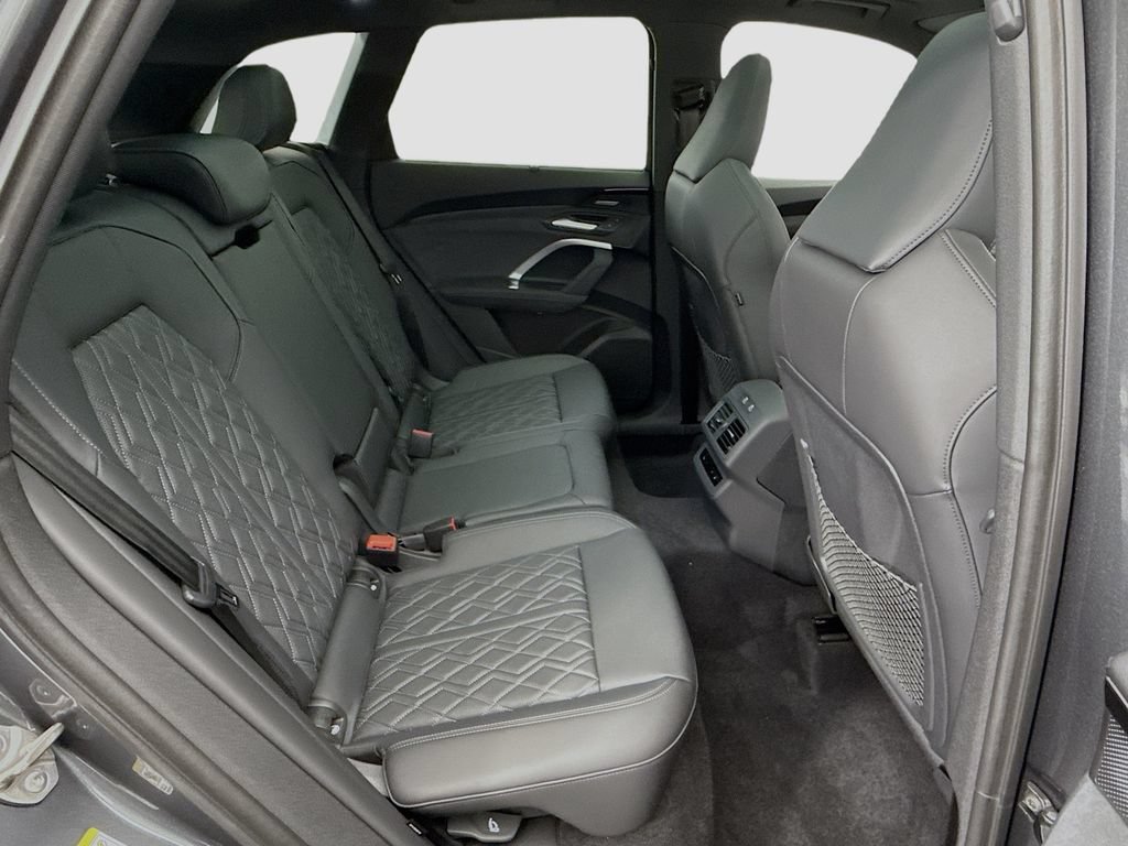 Certified 2025 Audi SQ5 Prestige AWD/4WD image 21