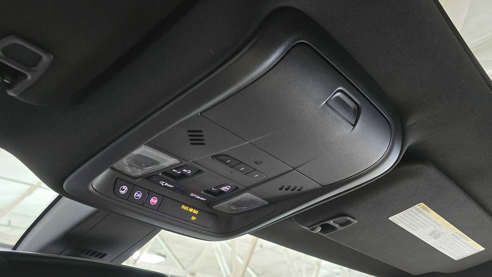 Used 2018 Cadillac XT5 Luxury w/ Driver Awareness Package image 33