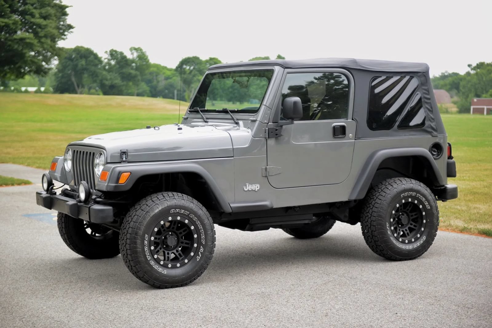 Used 2004 Jeep Wrangler 4WD w/ 30" Tire & Wheel Group image 16