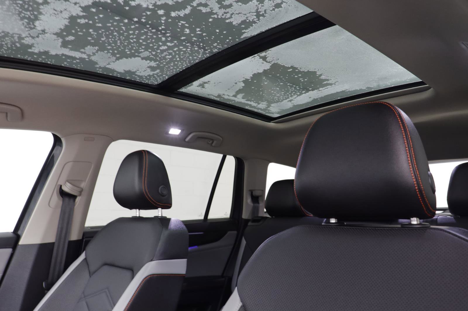 Used 2025 Volkswagen Atlas Peak Edition SE image 11