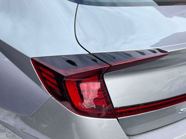 Used 2023 Hyundai Sonata Limited FWD image 9