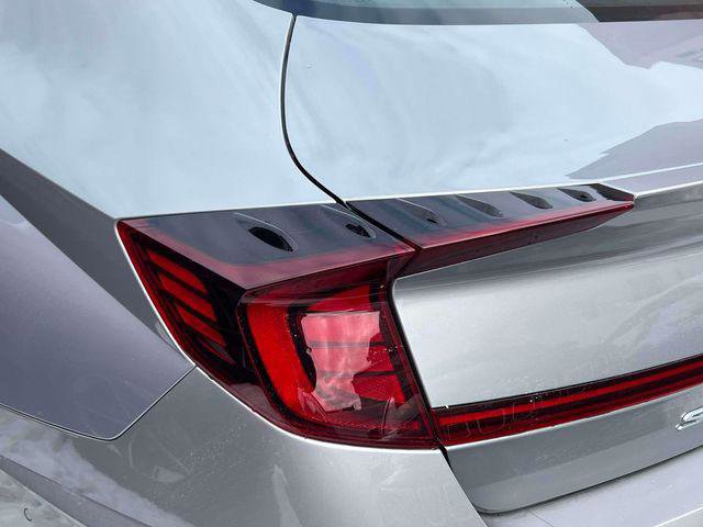 Used 2023 Hyundai Sonata Limited FWD image 9