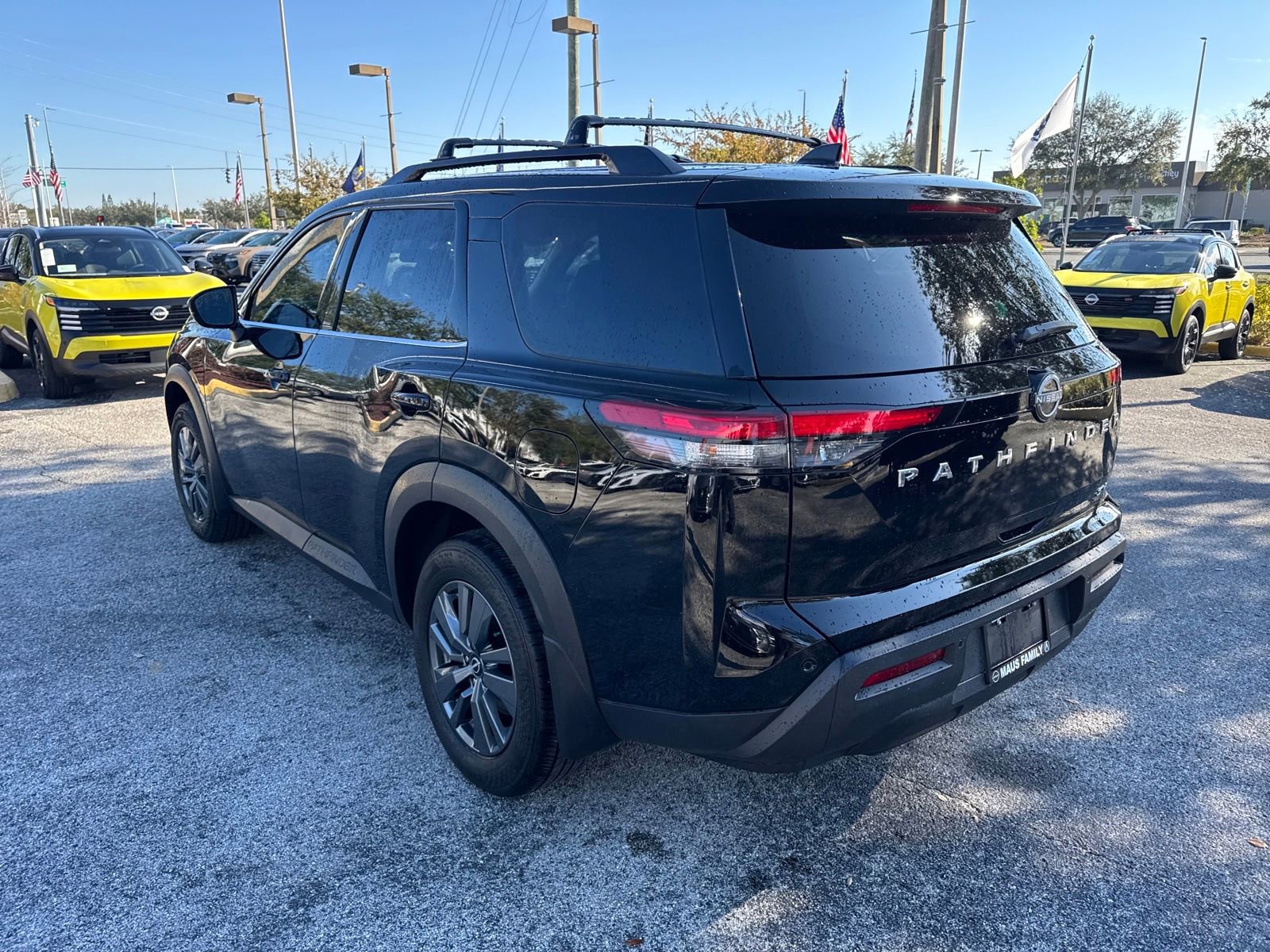 Certified 2024 Nissan Pathfinder SV image 8