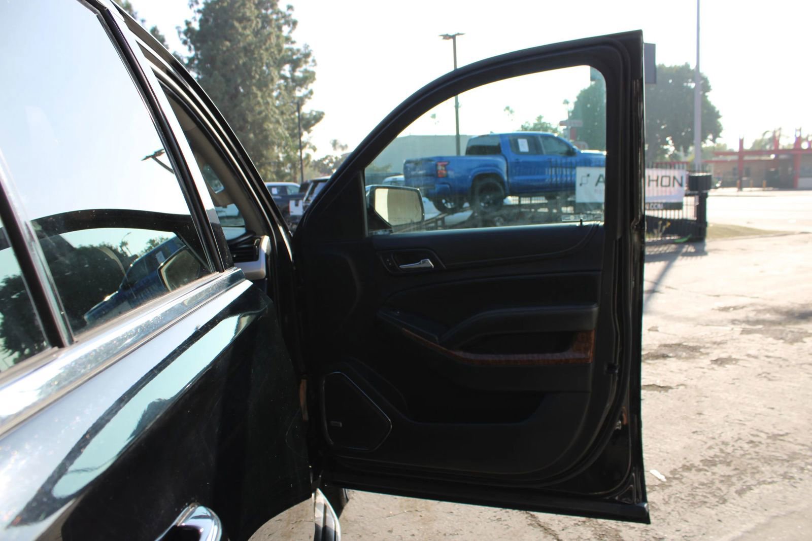 Used 2018 Chevrolet Tahoe Premier image 12