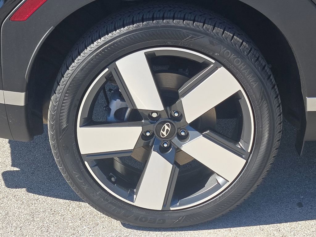 Used 2024 Hyundai Santa Fe Limited FWD image 8