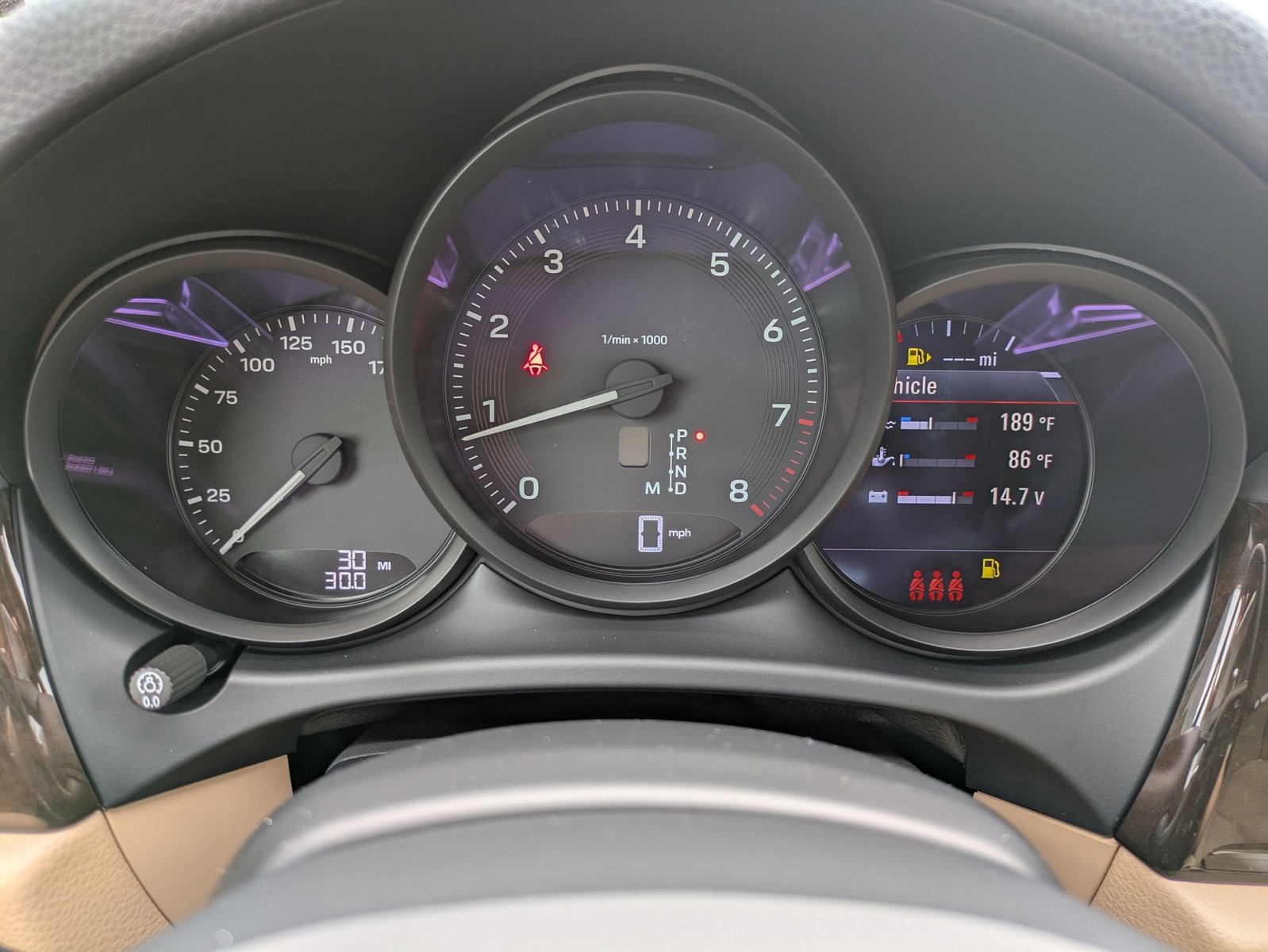 Certified 2025 Porsche Macan AWD/4WD image 16