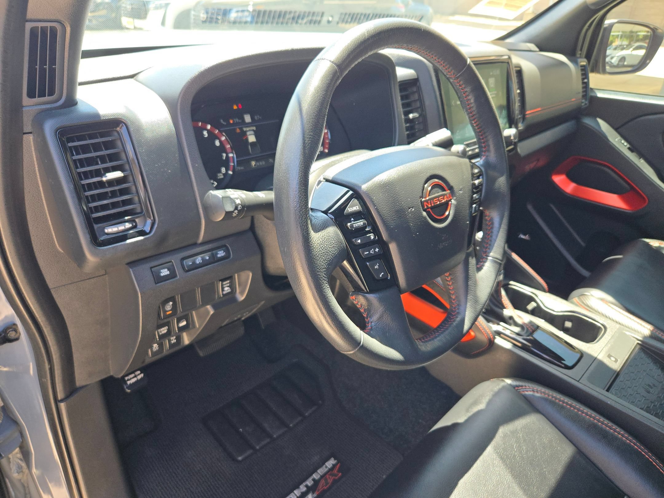 Certified 2024 Nissan Frontier PRO-4X w/ Pro Premium Package AWD/4WD image 10