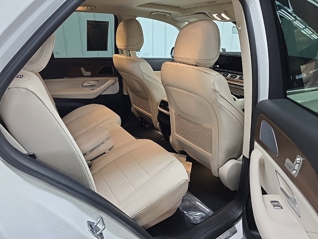 Used 2024 Mercedes-Benz GLE 350 4MATIC w/ 3rd Row Seat Package image 18