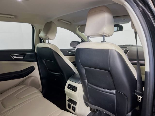 Used 2020 Ford Edge Titanium image 9