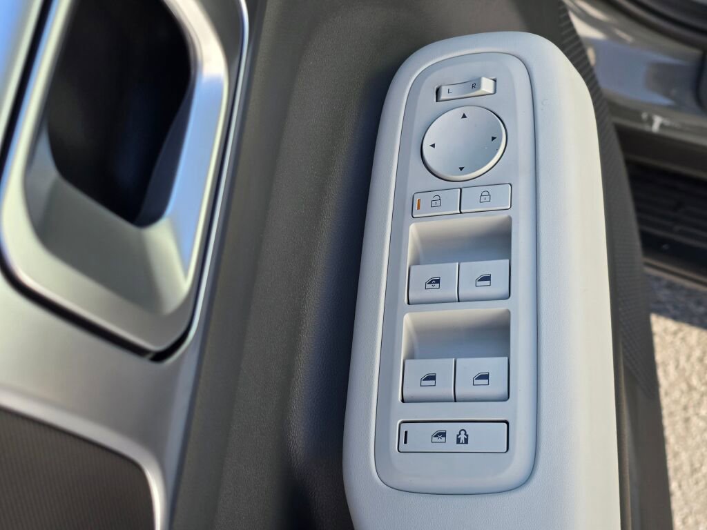 New 2026 Hyundai Santa Fe SE image 22