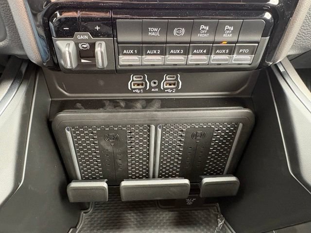 New 2026 RAM 5500 4x4 Crew Cab w/ Laramie Trim Package image 30