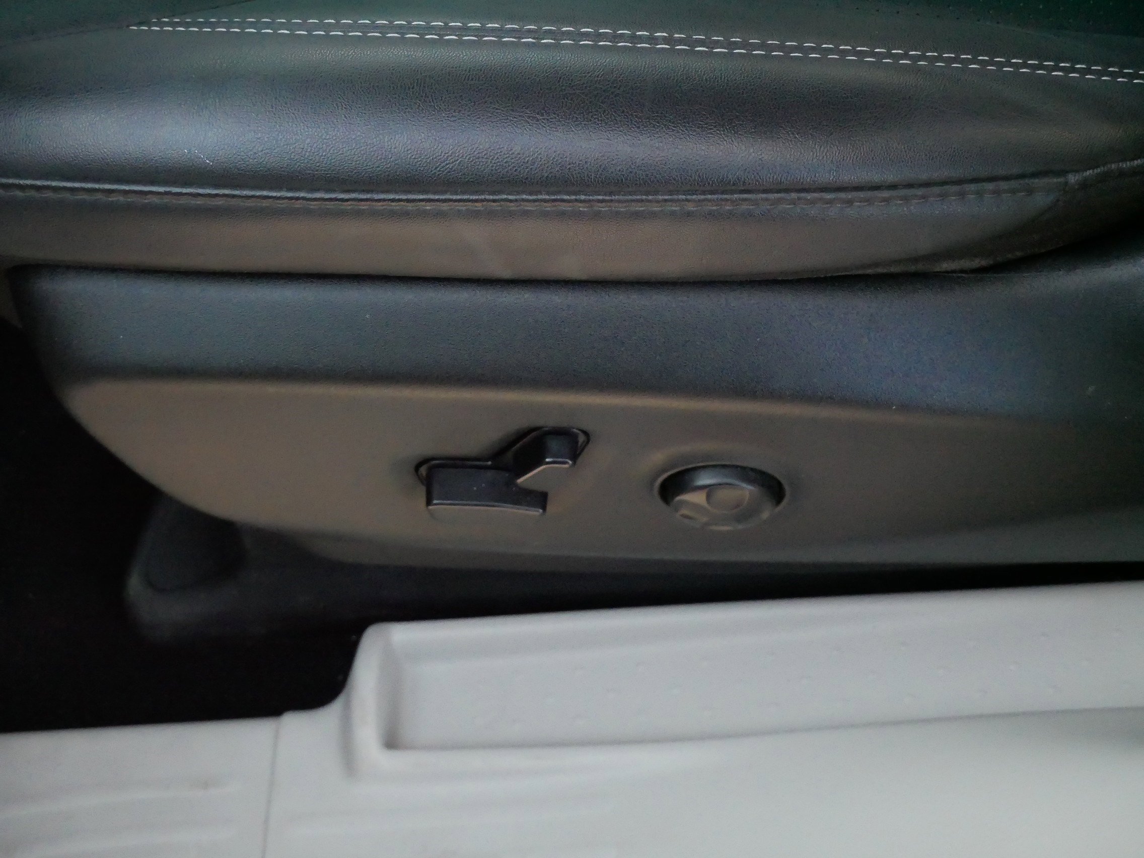 Used 2024 Chrysler Pacifica Touring-L image 20