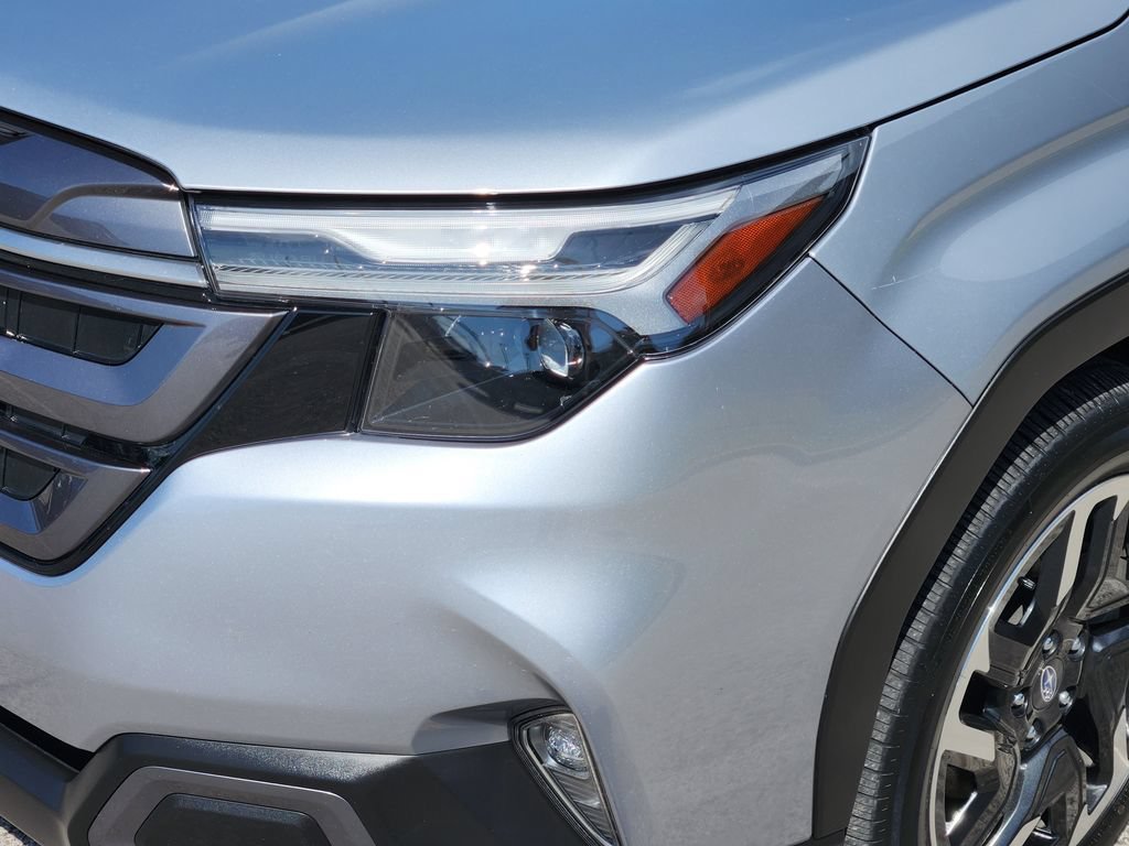 Used 2025 Subaru Forester Limited AWD/4WD image 5